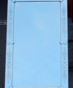 1950/70&prime; Miroir rectangle Venise avec cabochons en flèches 83 x 137 cm